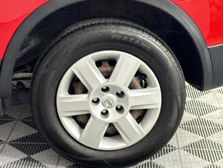 2011-Nissan-Qashqai-16-Visia_18