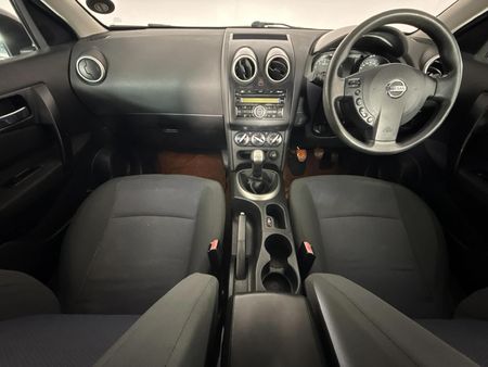 2011-Nissan-Qashqai-16-Visia_6