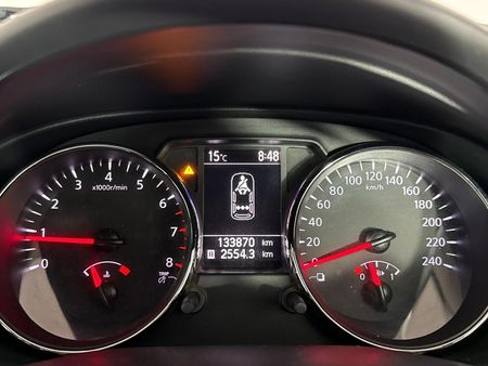 2011-Nissan-Qashqai-16-Visia_7