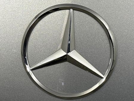 2015-Mercedes-Benz-E-Class-E-400-Avantgarde_12