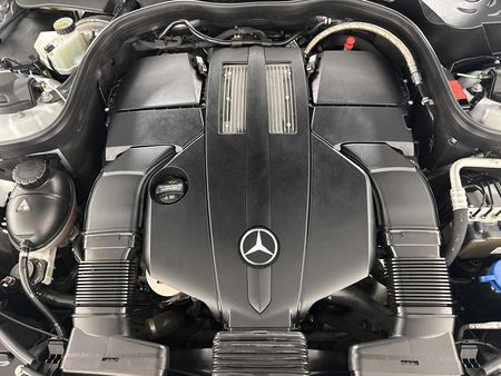 2015-Mercedes-Benz-E-Class-E-400-Avantgarde_14
