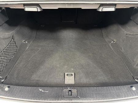 2015-Mercedes-Benz-E-Class-E-400-Avantgarde_15
