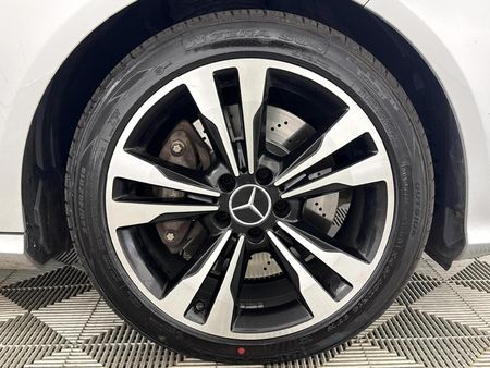 2015-Mercedes-Benz-E-Class-E-400-Avantgarde_17