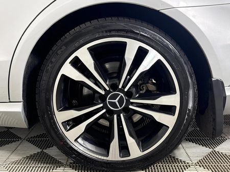 2015-Mercedes-Benz-E-Class-E-400-Avantgarde_18