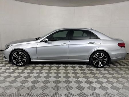 2015-Mercedes-Benz-E-Class-E-400-Avantgarde_5