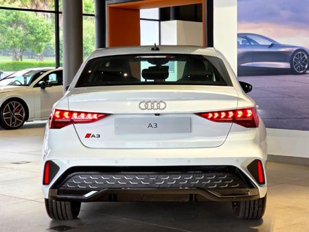 2026-Audi-A3-35-TFSI-S-Line-Auto_10