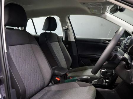 2026-Volkswagen-T-Cross-10-TSI-Life-Auto_10