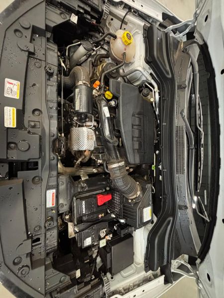 2025-Mahindra-XUV-3XO-12T-AX7L_9