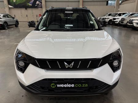 2025-Mahindra-XUV-3XO-12T-AX7L_1