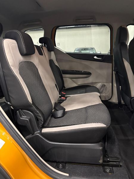 2020-Renault-Triber-10-Intens_13