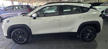 2025-Toyota-Starlet-Cross-15XS-Auto_10