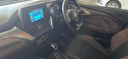 2025-Toyota-Starlet-Cross-15XS-Auto_12