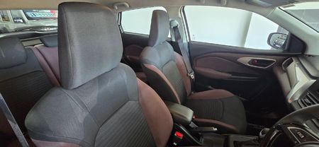 2025-Toyota-Starlet-Cross-15XS-Auto_13