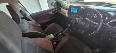 2025-Toyota-Starlet-Cross-15XS-Auto_14