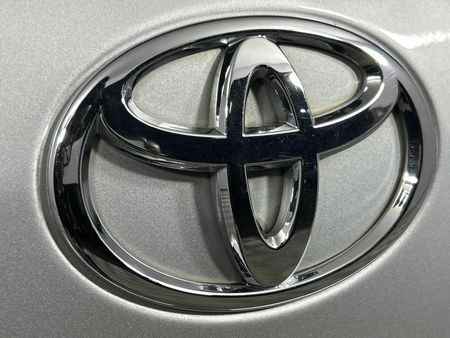 2011-Toyota-Yaris-Zen3-5-dr_12