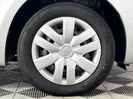 2011-Toyota-Yaris-Zen3-5-dr_17