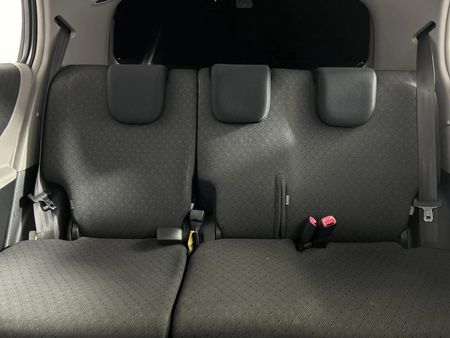 2011-Toyota-Yaris-Zen3-5-dr_8