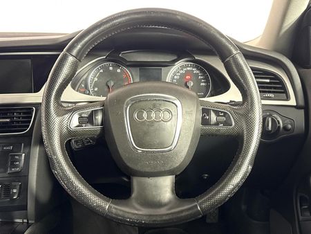 2009-Audi-A4-18-T-Auto_11