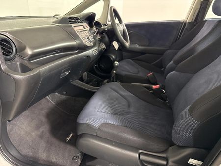 2012-Honda-Jazz-13-Comfort_9