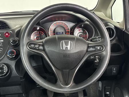 2012-Honda-Jazz-13-Comfort_12