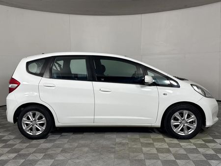 2012-Honda-Jazz-13-Comfort_3