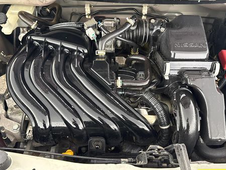 2012-Nissan-Micra-15-Tekna-5-dr_13