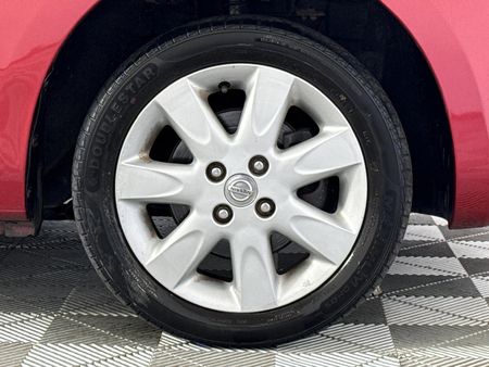 2012-Nissan-Micra-15-Tekna-5-dr_16