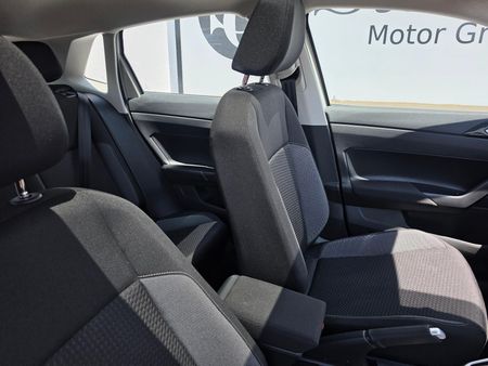 2026-Volkswagen-Polo-10-TSI-Life-Auto-DSG_12