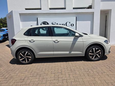 2026-Volkswagen-Polo-10-TSI-Life-Auto-DSG_3