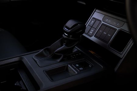 2026-Toyota-Hilux-28-GD-6-RB-Raider-X-4x4-Auto-Extended-Cab_15