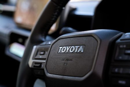 2026-Toyota-Hilux-28-GD-6-RB-Raider-X-4x4-Auto-Extended-Cab_19