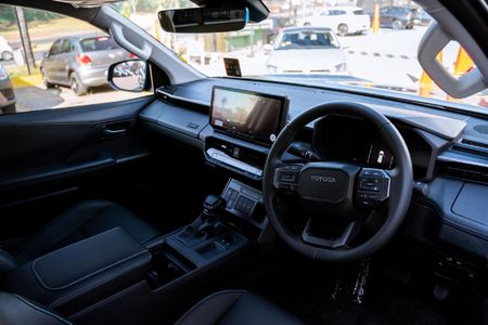 2026-Toyota-Hilux-28-GD-6-RB-Raider-X-4x4-Auto-Extended-Cab_20