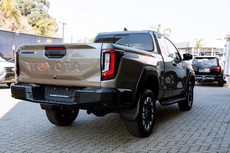 2026-Toyota-Hilux-28-GD-6-RB-Raider-X-4x4-Auto-Extended-Cab_4