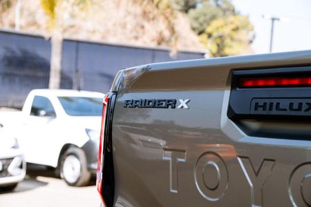 2026-Toyota-Hilux-28-GD-6-RB-Raider-X-4x4-Auto-Extended-Cab_5
