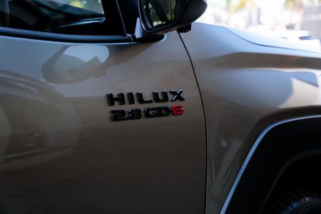 2026-Toyota-Hilux-28-GD-6-RB-Raider-X-4x4-Auto-Extended-Cab_7