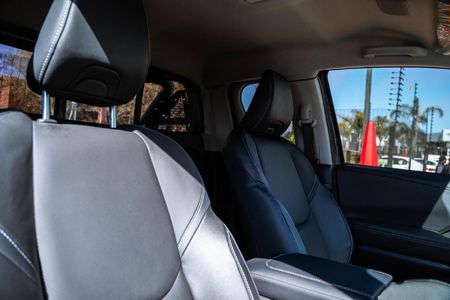 2026-Toyota-Hilux-28-GD-6-RB-Raider-X-4x4-Auto-Extended-Cab_17