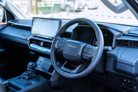 2026-Toyota-Hilux-28-GD-6-RB-Raider-X-4x4-Auto-Extended-Cab_19