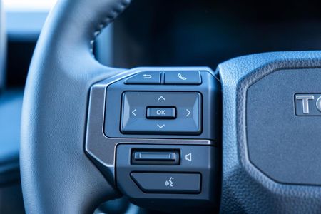 2026-Toyota-Hilux-28-GD-6-RB-Raider-X-4x4-Auto-Extended-Cab_23