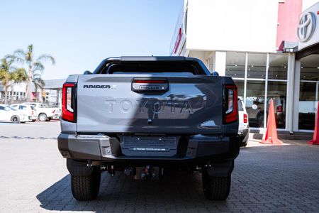 2026-Toyota-Hilux-28-GD-6-RB-Raider-X-4x4-Auto-Extended-Cab_5