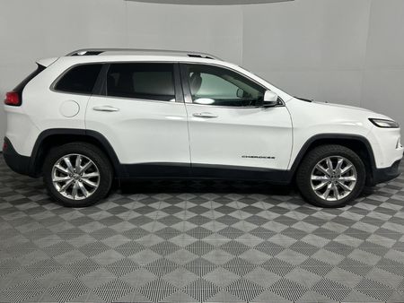 2016-Jeep-Cherokee-32-Limited-Auto_3