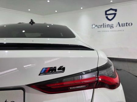 2021-BMW-M4-Coupe-Competition_10