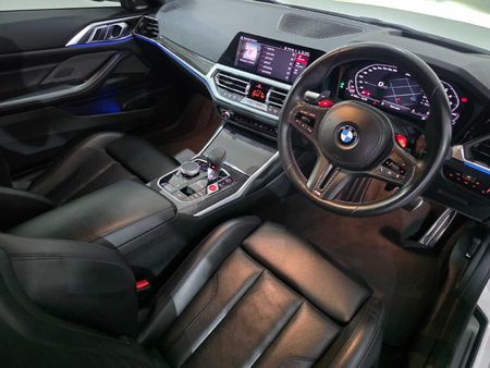 2021-BMW-M4-Coupe-Competition_13
