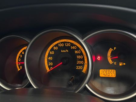 2011-Nissan-Livina-16-Acenta-X-Gear_9