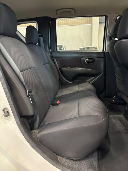 2011-Nissan-Livina-16-Acenta-X-Gear_11