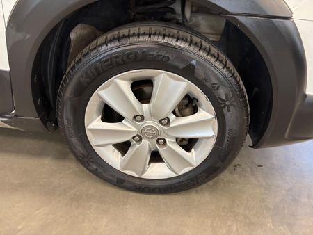 2011-Nissan-Livina-16-Acenta-X-Gear_8