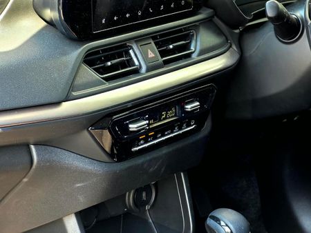 2026-Suzuki-Swift-12-GLX-Auto_18