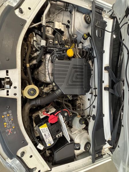 2021-Nissan-NP200-16-AC-Safety-Pack_9