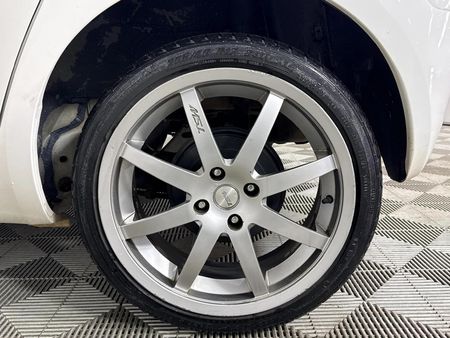 2009-Toyota-Yaris-T3-5-dr_18