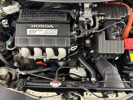 2016-Honda-CR-Z-15_9