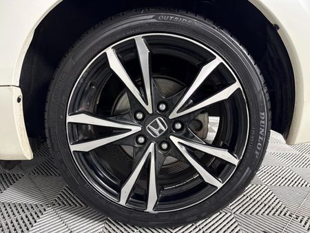 2016-Honda-CR-Z-15_13